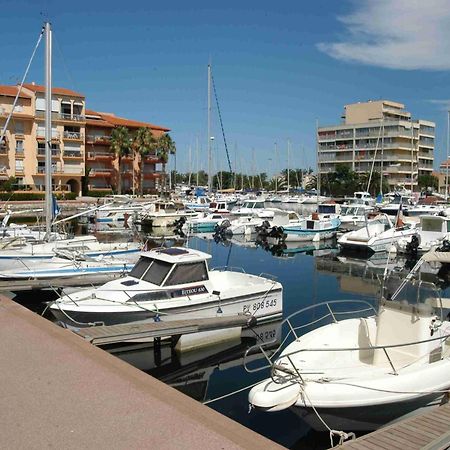 Hotel Du Port Canet-en-Roussillon Exterior foto