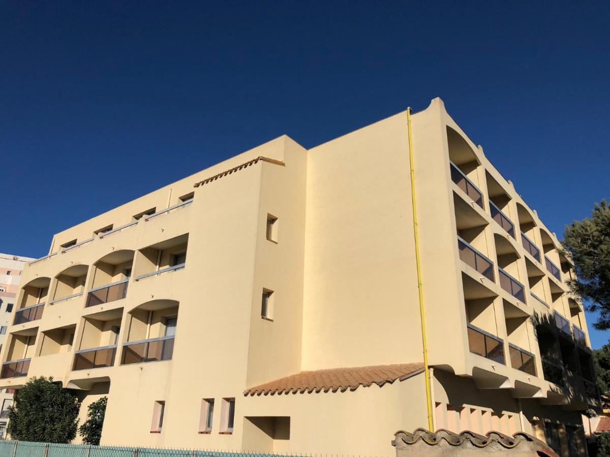 Hotel Du Port Canet-en-Roussillon Exterior foto